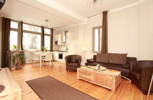 Warnemuende Apartment | Apartment 2 - Apartment in the city villa (TD)