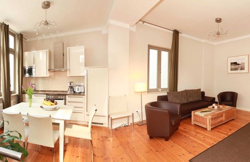 Warnemuende Apartment | Apartment 2 - Apartment in the city villa (TD)