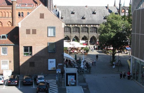 Lubeck City Centre Apartment | Apartment 2/bed-sitting room/shower, WC - Ferienwohnung am Rathausmarkt 1 & 2