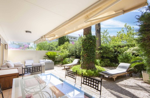 Pointe Croisette Apartment | Apartment 2 bedrooms/2 bathrooms/double terrace & Garden in Palm beach area