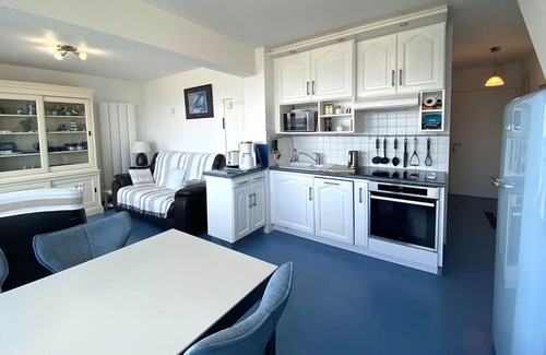 Tregastel Apartment | Apartment. 2 bedrooms EXCEPTIONAL SEA VIEW, Greve Blanche beach TREGASTEL