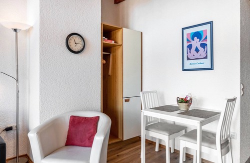 Bodman-Ludwigshafen Apartment | Apartment '2' with Shared Garden, Balcony and Wi-Fi