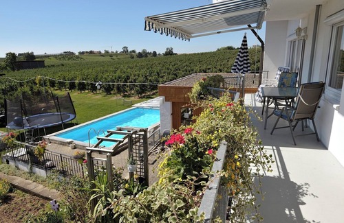Wasserburg Apartment | Apartment '2, 49qm, Balkon' with Shared Pool, Shared Terrace and Wi-Fi