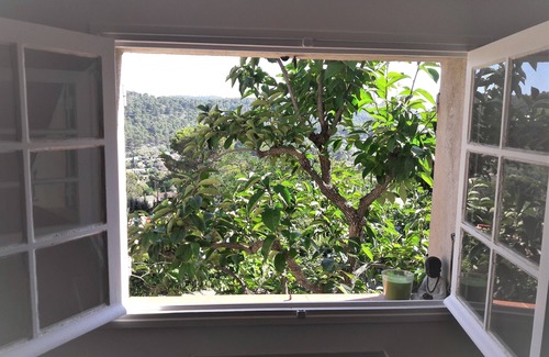 Carnoux-en-Provence Apartment | Apartment 2 people NEAR CASSIS /LA CIOTAT