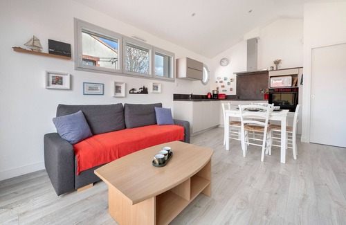 La Bernerie-en-Retz Apartment | Apartment 230m from the beach. Sleeps 4.