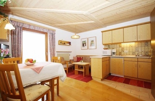 Sankt Valentin Apartment | Apartment 2 Rauschbergblick 36sqm, south balcony, kitchenette, WLAN, 2 p.