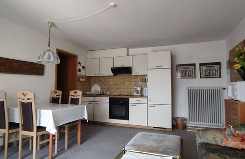 Bodensdorf Apartment | Apartment '2' with Lake View, Shared Garden and Wi-Fi