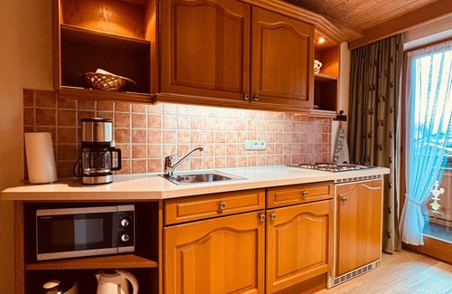 Kruen Apartment | Apartment '2' with Mountain View, Balcony and Wi-Fi