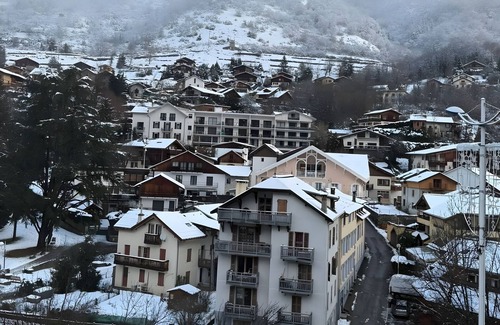 Brides-les-Bains Apartment | Apartment '201' with Shared Garden and Wi-Fi