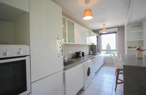 Lille Apartment | Apartment 2ch elevator, terrace, private parking.