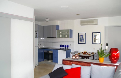 L'Estartit Apartment | APARTMENT (3 ADULTS + 2 CHILDREN) STREET VIEW