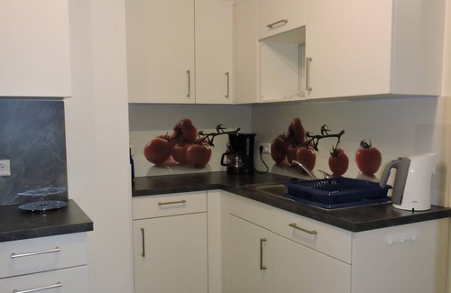 Unteruhldingen Apartment | Apartment '3' with Private Terrace and Wi-Fi