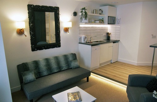 Bonnington Apartment | Apartment 3 The Family Sleeps 6