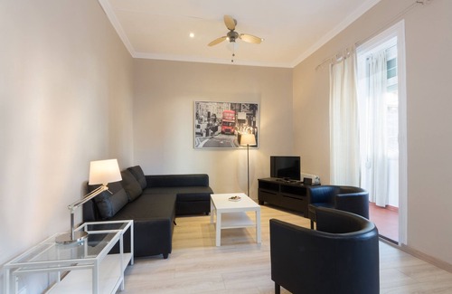 La Sagrada Familia Apartment | Apartment 300 meters from the Sagrada Familia Temple - FREE WIFI