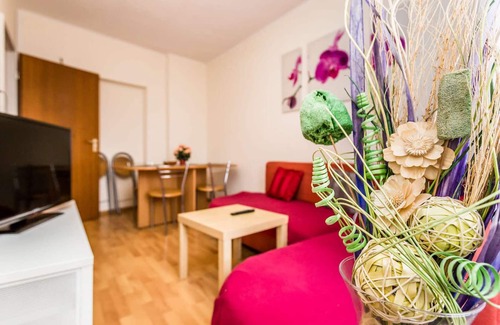 Muelheim Apartment | Apartment 3rd floor (W7) - 2x bedrooms - 6x single beds - kitchen - living room