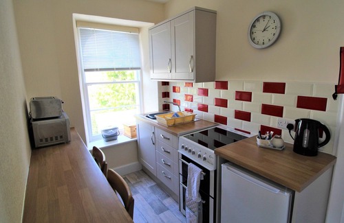 Torquay City Centre Apartment | Apartment 4 - Budget, Garden level