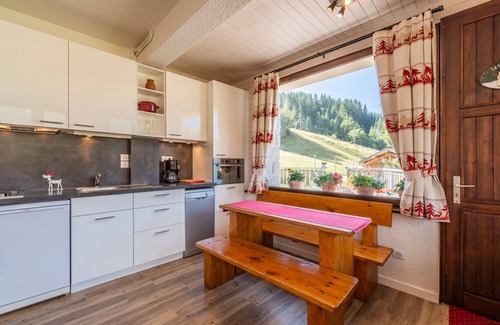 Les Gets Apartment | Apartment 4 pers- ski in ski out-La Turche-South facing terrace -mountain views