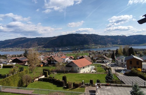 Bodensdorf Apartment | Apartment '4' with Lake View, Shared Garden and Wi-Fi