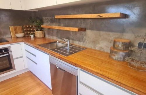 Blenheim Apartment | Apartment 5 - Haddin Court - Modern Loft Style
