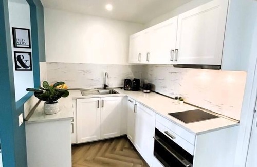 Montreuil Apartment | Apartment 5 - LE POESIE