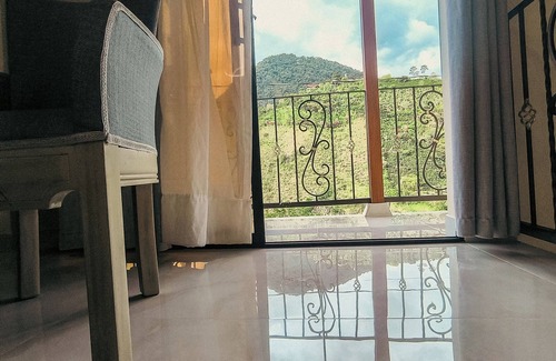 Jardin Apartment | Apartment 5 minutes from the park with view to the mountains.