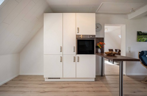 Glowe Apartment | Apartment '5 Sterne Boddenblick' with Private Terrace, Balcony and Wi-Fi
