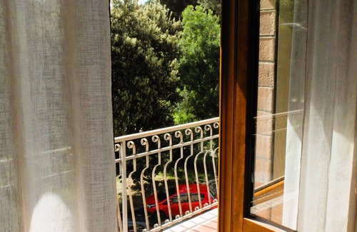 Viareggio Apartment | Apartment 500 mt. from the sea, in front of the Pineta, with private parking.