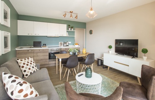 Rees Apartment | Apartment 501 Rees on the Rhine