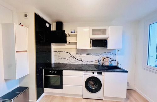 Chateau Apartment | Apartment 65m2 Ground floor, free parking, Near Nantes