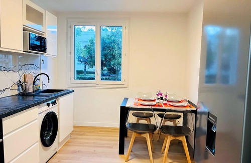 Chateau Apartment | Apartment 65m2 Ground floor, free parking, Near Nantes