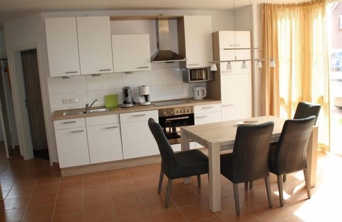Greetsiel Apartment | Apartment (70sqm) for 4 persons with garden and sep. Guest WC in a quiet location