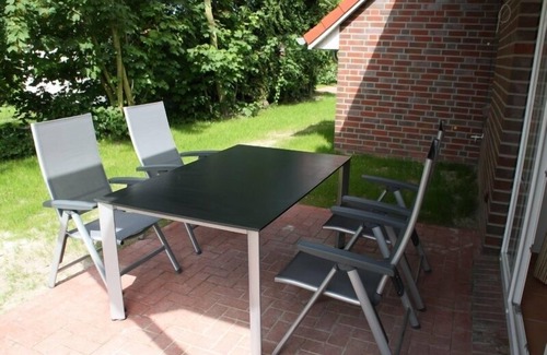 Greetsiel Apartment | Apartment (70sqm) for 4 persons with garden and sep. Guest WC in a quiet location