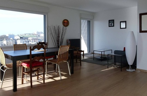 Downtown Apartment | Apartment 85m2 + balcony 12m2 / Sea view / 2 bedrooms / garage
