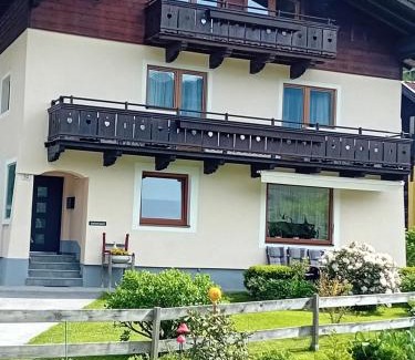 Hollersbach im Pinzgau Apartment | Apartment Auszeit Sommercard inklusive