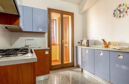 Porto Torres Apartment | Apartment 'A Casa Di Giò' with Private Terrace, Wi-Fi and Air Conditioning