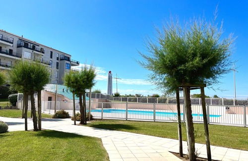 La Chaume Apartment | Apartment a stone's throw from the wild Chaume coast