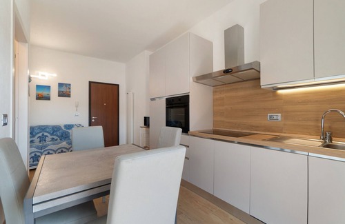 Varazze Apartment | Apartment 'A Prima Vista Varazze' with Sea View, Wi-Fi and Air Conditioning
