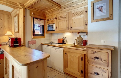 Praz-sur-Arly Apartment | Apartment about 49sqm for 6 people, at the 3rd floor of a residence in the center of the village.Lay