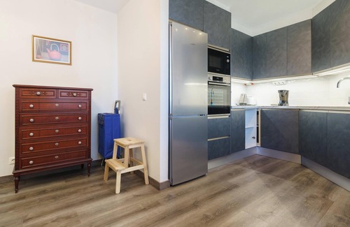 Fuengirola Apartment | Apartment 'Acapulco 6' close to the Beach with Shared Pool & Wi-Fi