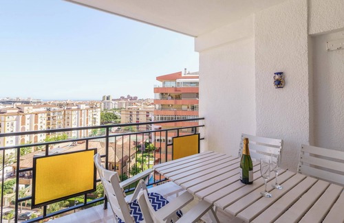 Fuengirola Apartment | Apartment 'Acapulco 6' close to the Beach with Shared Pool & Wi-Fi