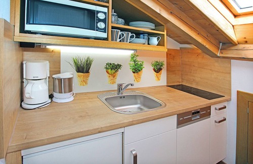 Kruen Apartment | Apartment "Adlerhorst" with Mountain View, Shared Garden & Wi-Fi