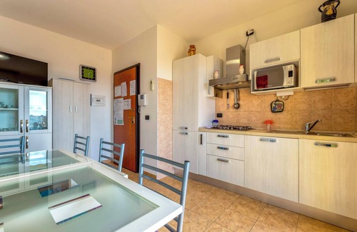 La Pietraia Apartment | Apartment “Adriatico” close to the Beach with Sea View, A/C & Terrace