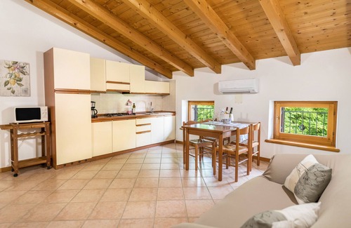 Montioni Apartment | Apartment "Agriturismo Colombare Teboi Bilo" with Mountain View, Shared Pool & Wi-Fi
