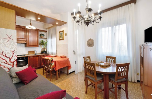 San Teodoro Apartment | Apartment 'Al Giardino Da Teresina' with Private Garden and Air Conditioning