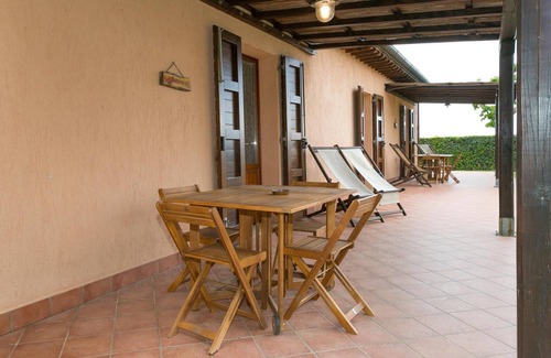 Piombino Apartment | Apartment 'Albatro' with Shared Pool, Wi-Fi and Air Conditioning
