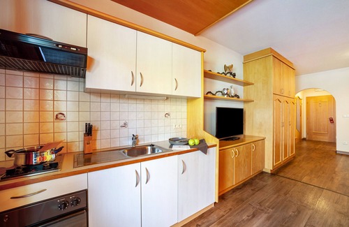 Saltusio Apartment | Apartment "Alpenhof Lodge Almrose" with Mountain View, Pool & Sauna