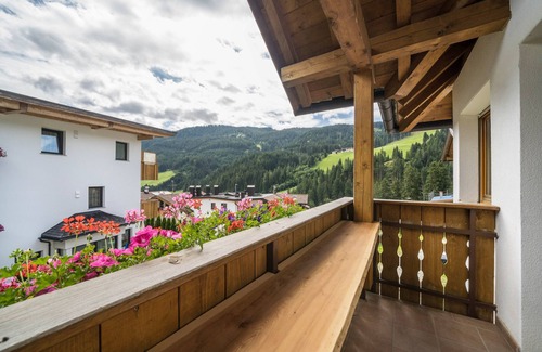 Racines Apartment | Apartment 'Alpenspitz Mareiterstein' with Mountain View, Shared Garden & Wi-Fi