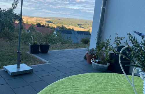 Oberelsbach Apartment | Apartment 'Am Rothen Hang' with Mountain View, Private Terrace and Wi-Fi