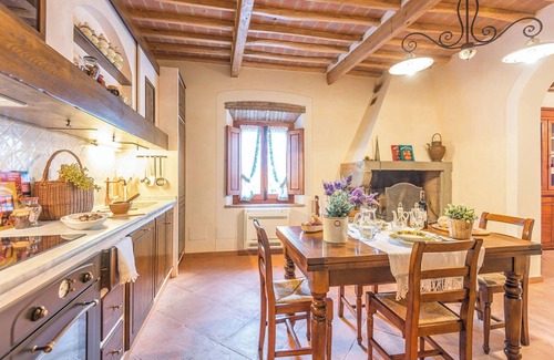 Sorrezzana Apartment | Apartment 'Ambra' with Shared Pool, Wi-Fi and Air Conditioning