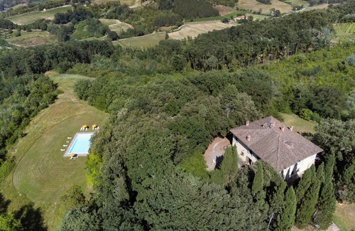 Sorrezzana Apartment | Apartment 'Ambra' with Shared Pool, Wi-Fi and Air Conditioning